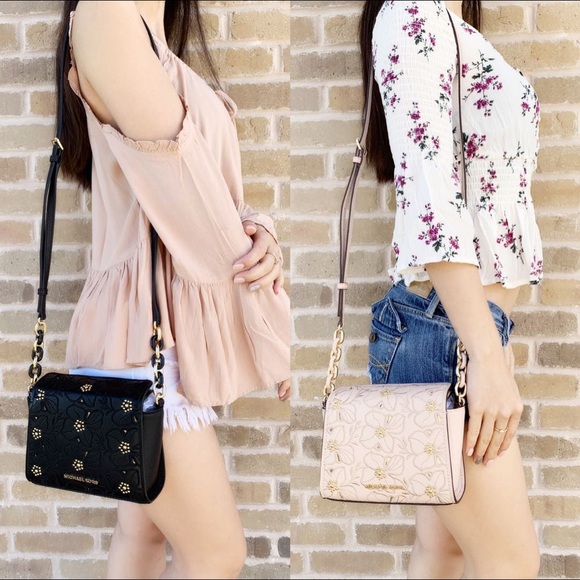 Gaby’sBags👜💕 Michael Kors Crossbody SALE‼️‼️ - Picture 4 of 6